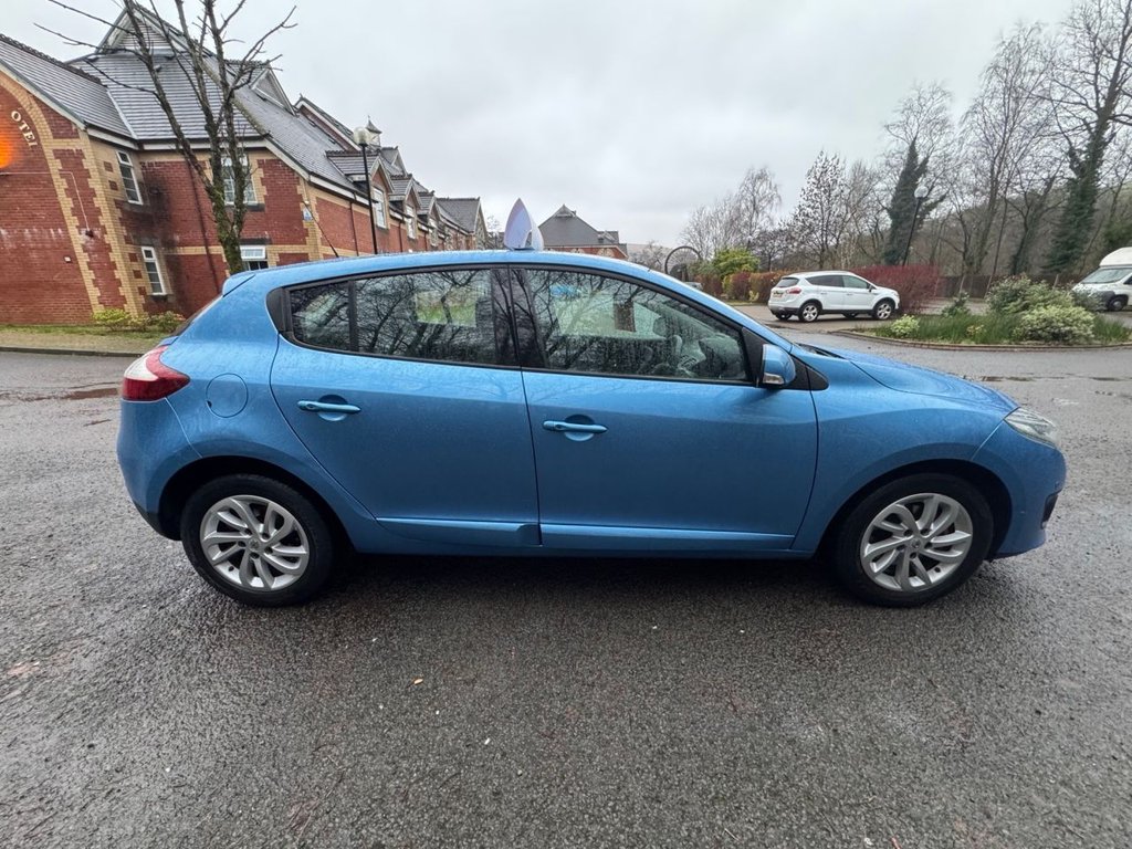 Used Renault Megane 2015 for sale - 77276015: Photo 5