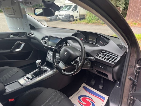 Used Peugeot 308 2015 for sale - 75320537: Photo 10