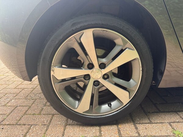 Used Peugeot 308 2015 for sale - 75320537: Photo 16