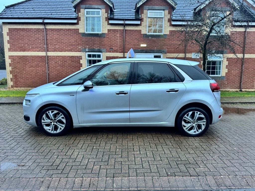 Used Citroen C4 Picasso 2014 for sale - 77507649: Photo 2