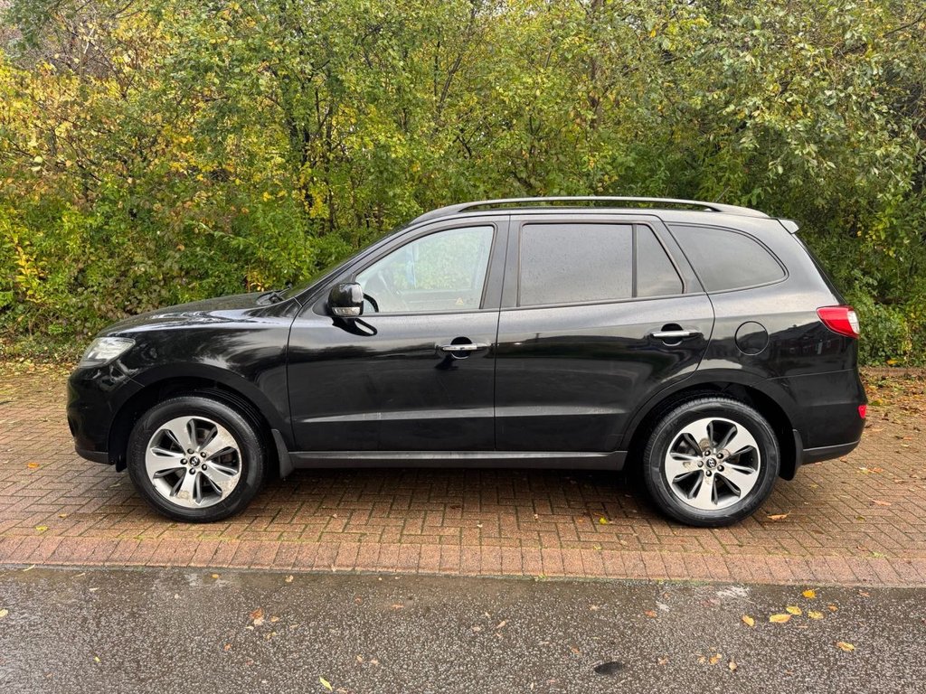 Used Hyundai Santa Fe 2012 for sale - 76323397: Photo 2