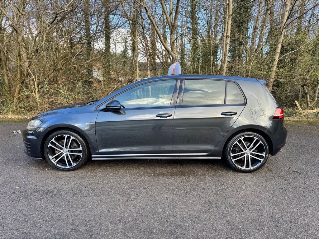 Used Volkswagen Golf 2016 for sale - 77880133: Photo 2