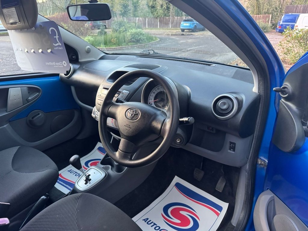 Used Toyota AYGO 2010 for sale - 76642567: Photo 10