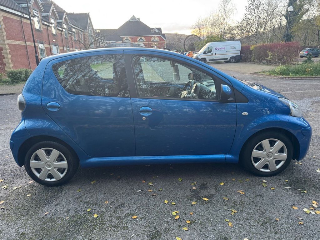 Used Toyota AYGO 2010 for sale - 76642567: Photo 5