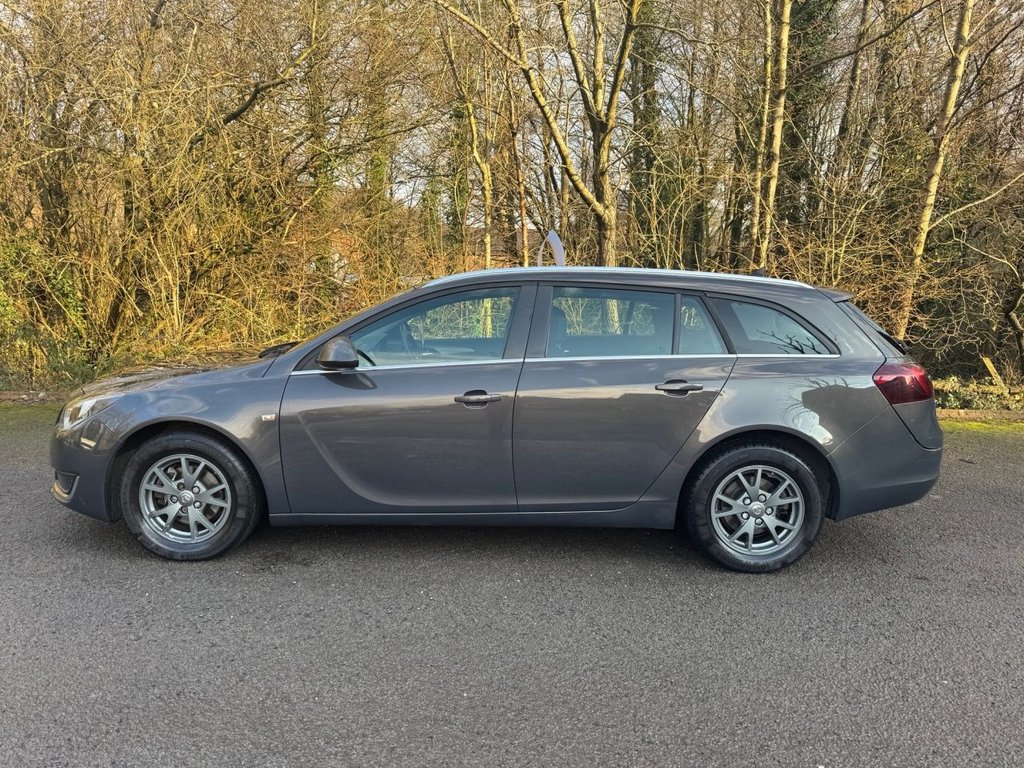 Used Vauxhall Insignia 2014 for sale - 77250506: Photo 2