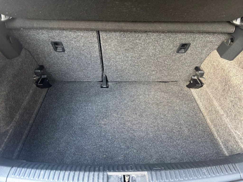 Used Volkswagen Polo 2010 for sale - 76739906: Photo 9