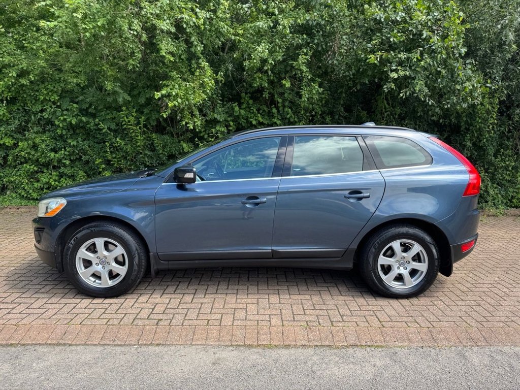 Used Volvo XC60 2010 for sale - 77463395: Photo 2