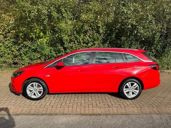 Used Vauxhall Astra 2017 for sale - 76210073: Photo