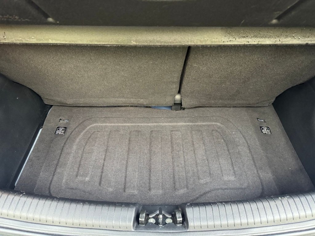 Used Hyundai i10 2014 for sale - 76396230: Photo 11