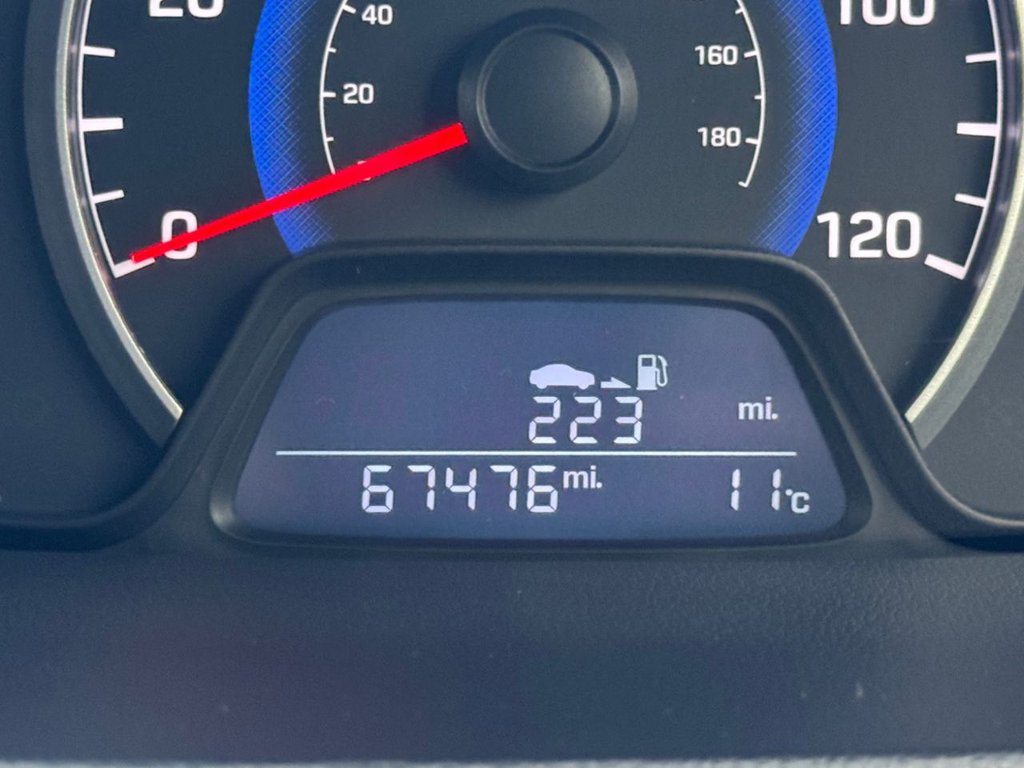 Used Hyundai i10 2014 for sale - 76396230: Photo 12