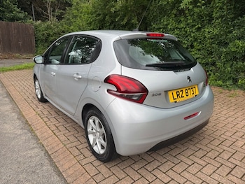Used Peugeot 208 2016 for sale - 75062536: Photo