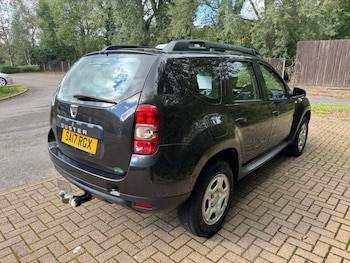 Used Dacia Duster 2017 for sale - 76210076: Photo