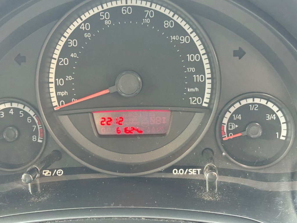 Used Volkswagen up! 2014 for sale - 77436905: Photo 15