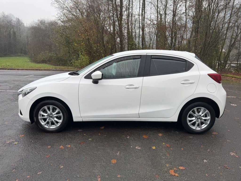 Used Mazda Mazda2 2015 for sale - 76711567: Photo 2