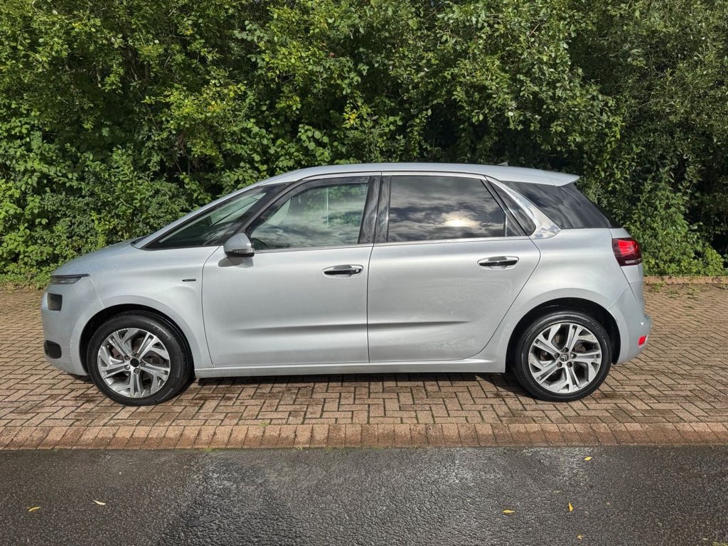 Used Citroen C4 Picasso 2014 for sale - 77668801: Photo 2