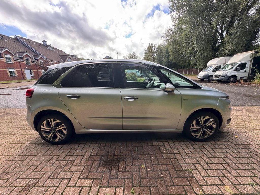 Used Citroen C4 Picasso 2014 for sale - 77668801: Photo 5