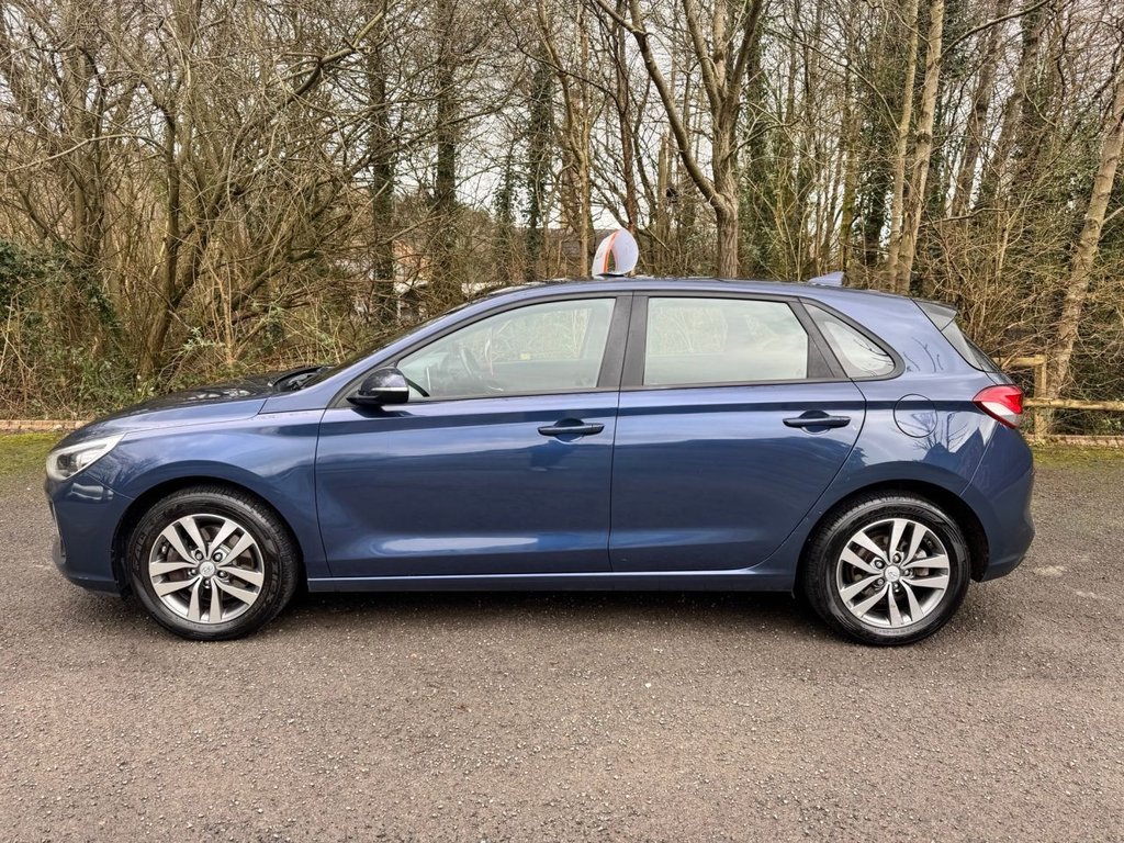Used Hyundai i30 2017 for sale - 77720298: Photo 2