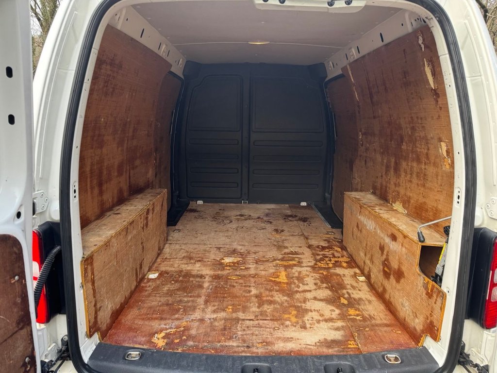 Used Volkswagen Caddy Maxi 2015 for sale - 77172268: Photo 9