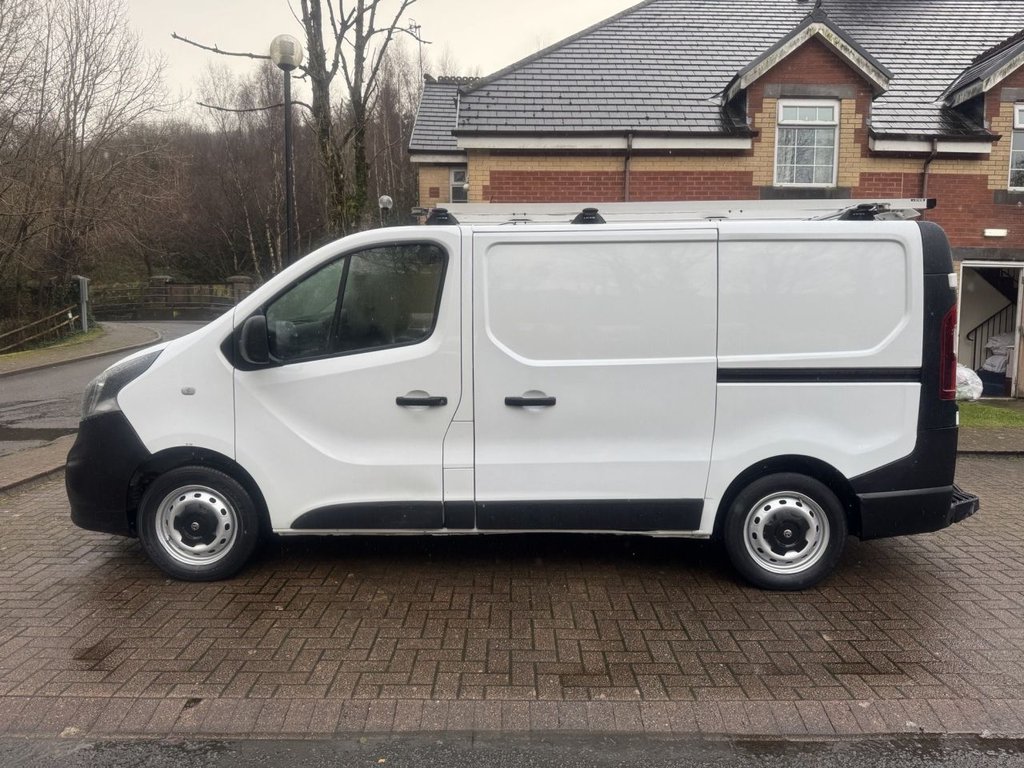 Used Vauxhall Vivaro 2018 for sale - 77355879: Photo 2