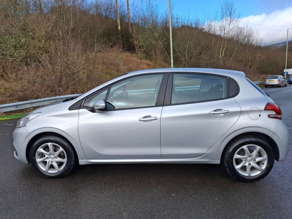 Used Peugeot 208 2016 for sale - 77692660: Photo 5