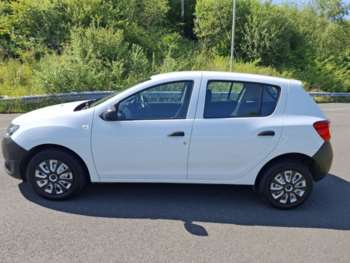 Used Dacia Sandero 2015 for sale - 74997479: Photo
