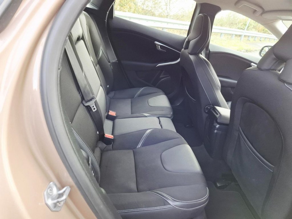 Used Volvo V40 2015 for sale - 76345364: Photo 20
