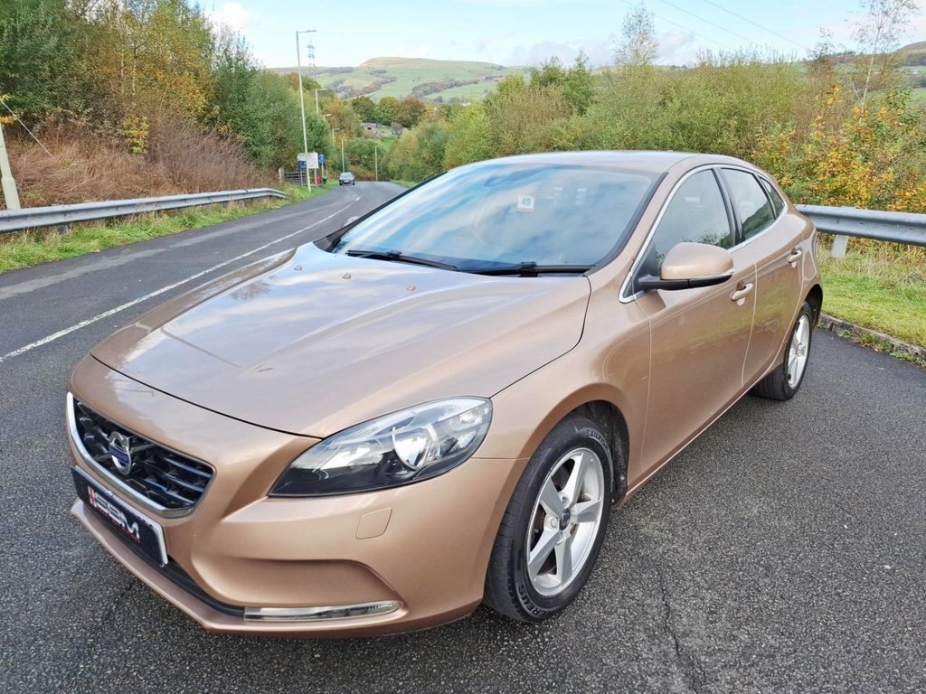 Used Volvo V40 2015 for sale - 76345364: Photo 4