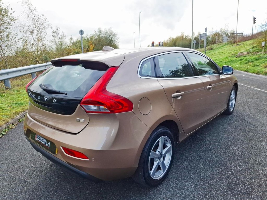 Used Volvo V40 2015 for sale - 76345364: Photo 6