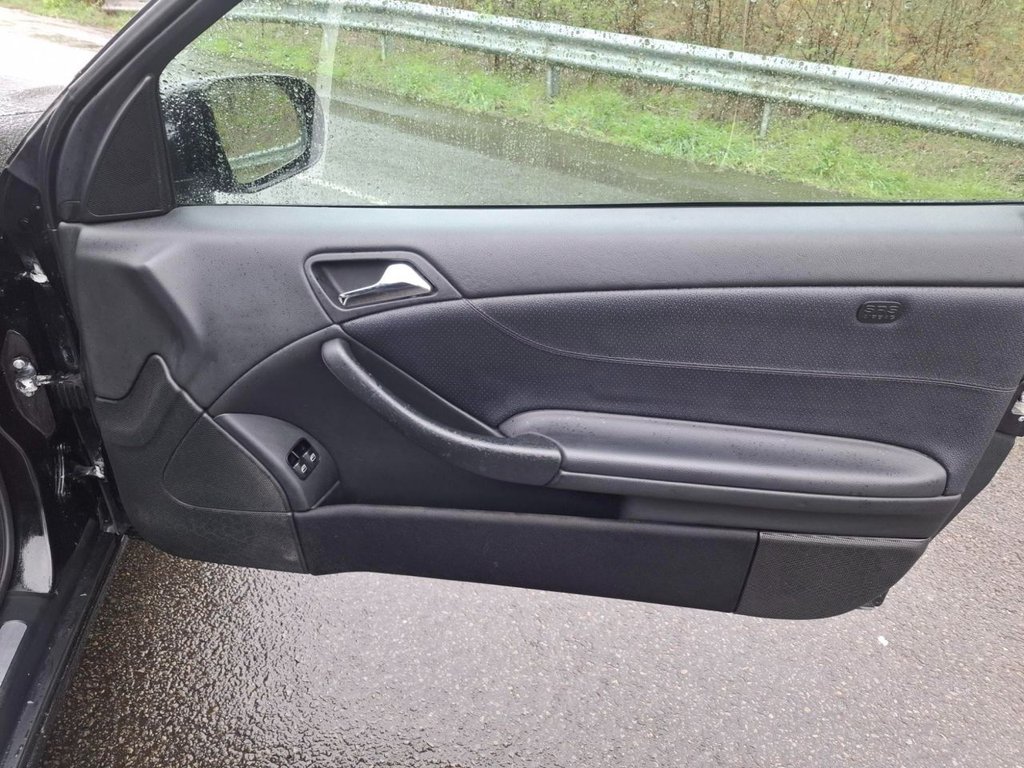 Used Mercedes-Benz CLC Class 2010 for sale - 77680379: Photo 21