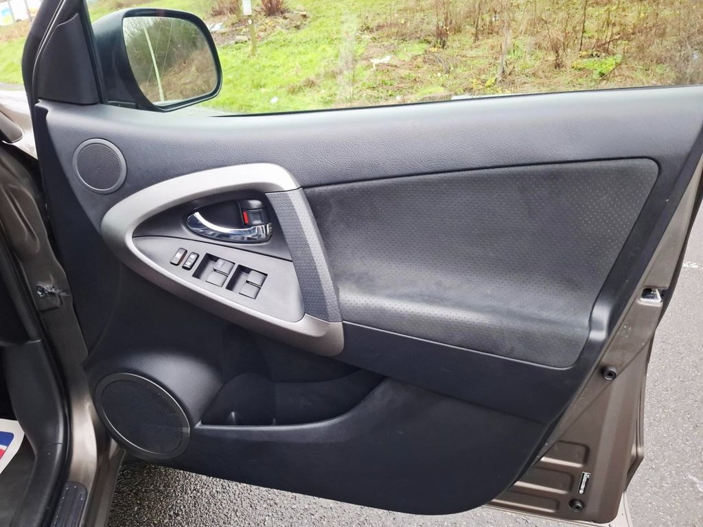 Used Toyota RAV4 2011 for sale - 76216853: Photo 21