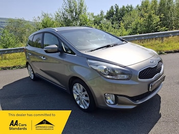 Used Kia Carens 2015 for sale - 79009053: Photo