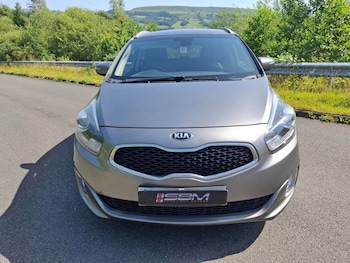 Used Kia Carens 2015 for sale - 79009053: Photo