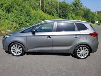 Used Kia Carens 2015 for sale - 79009053: Photo