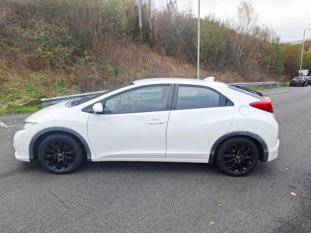 Used Honda Civic 2014 for sale - 76590936: Photo 4