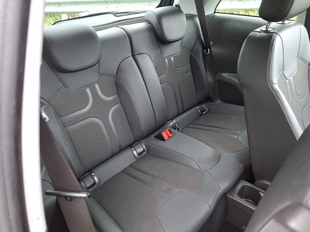 Used Vauxhall ADAM 2015 for sale - 76010346: Photo 16