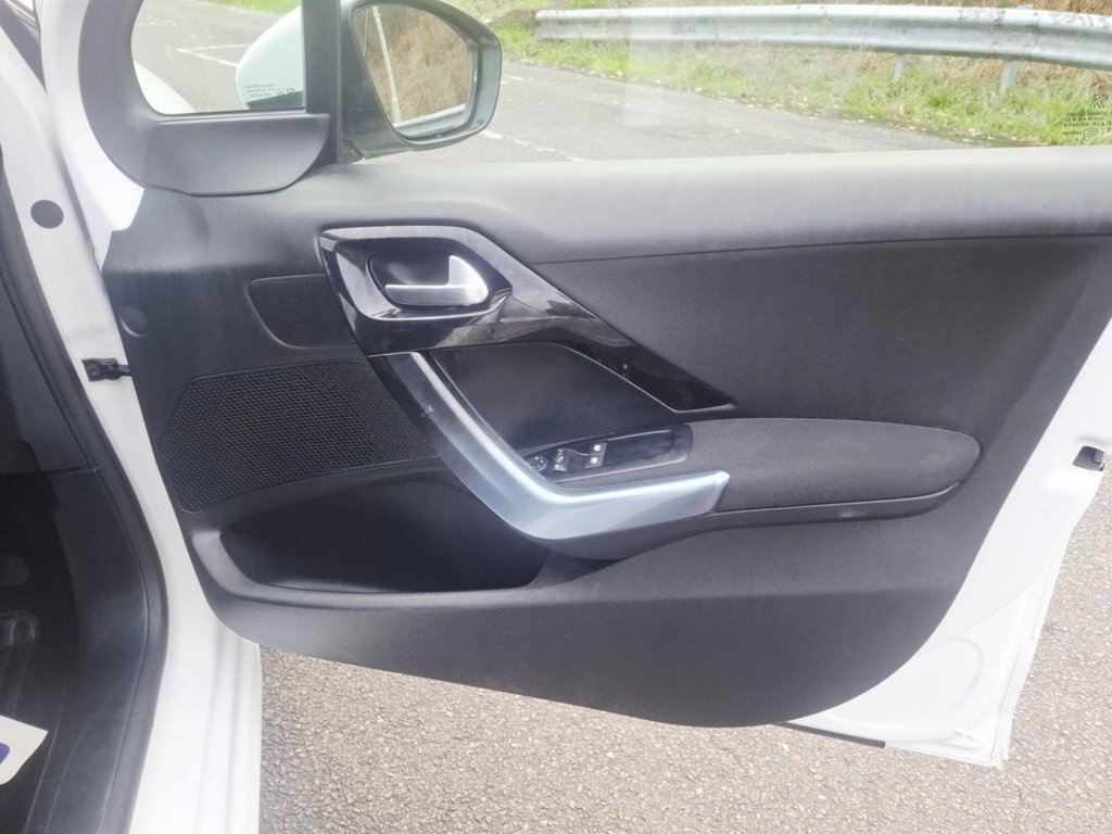 Used Peugeot 208 2012 for sale - 76590937: Photo 22