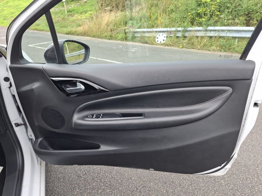 Used DS Automobiles DS 3 2017 for sale - 76642329: Photo 18