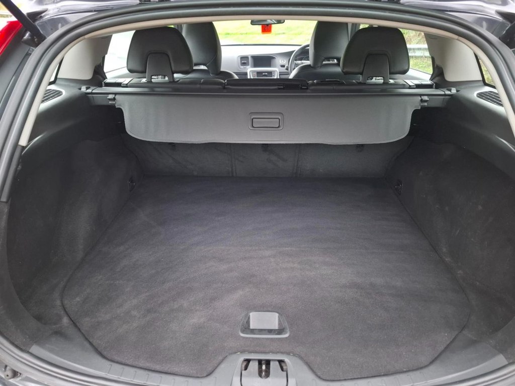 Used Volvo V60 2017 for sale - 76417845: Photo 17