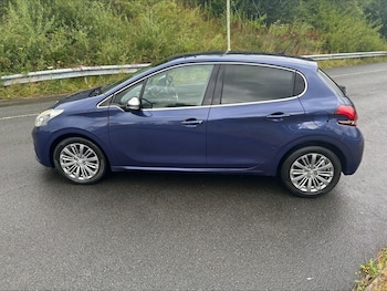 Used Peugeot 208 2015 for sale - 75254020: Photo