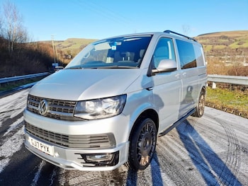 Used Volkswagen Transporter 2017 for sale - 77110485: Photo
