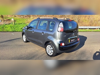 Used Citroen C3 Picasso 2016 for sale - 77681131: Photo