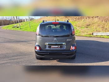 Used Citroen C3 Picasso 2016 for sale - 77681131: Photo