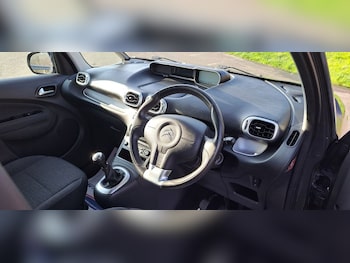 Used Citroen C3 Picasso 2016 for sale - 77681131: Photo
