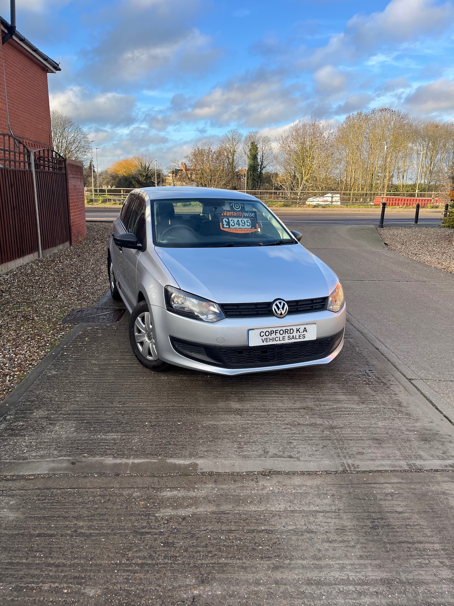 Used Volkswagen Polo 2011 for sale - 76916271: Photo 1