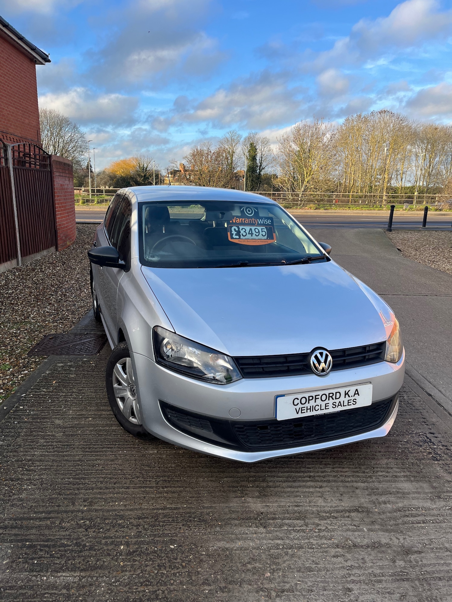Used Volkswagen Polo 2011 for sale - 76916271: Photo 2