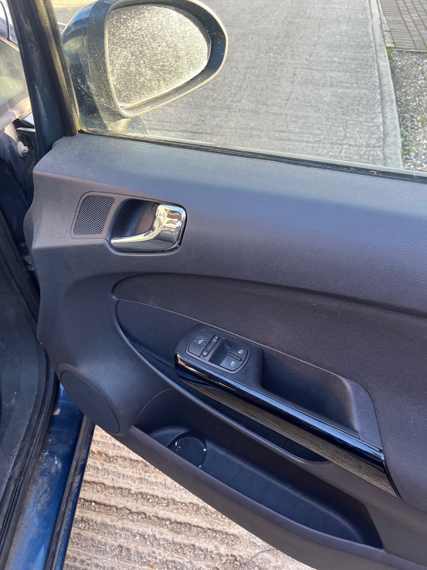 Used Vauxhall Corsa 2011 for sale - 76706001: Photo 18