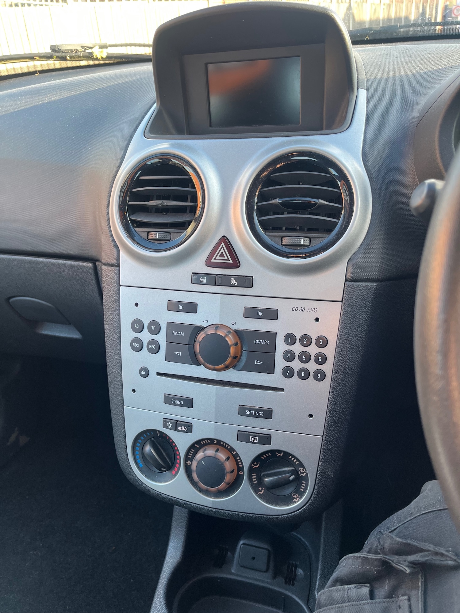 Used Vauxhall Corsa 2011 for sale - 76706001: Photo 20