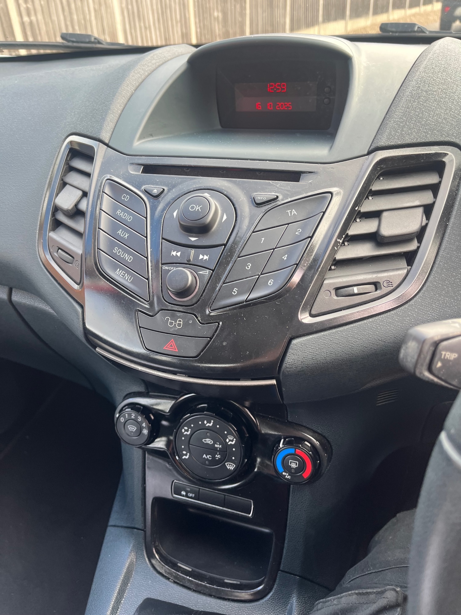 Used Ford Fiesta 2012 for sale - 76288041: Photo 19