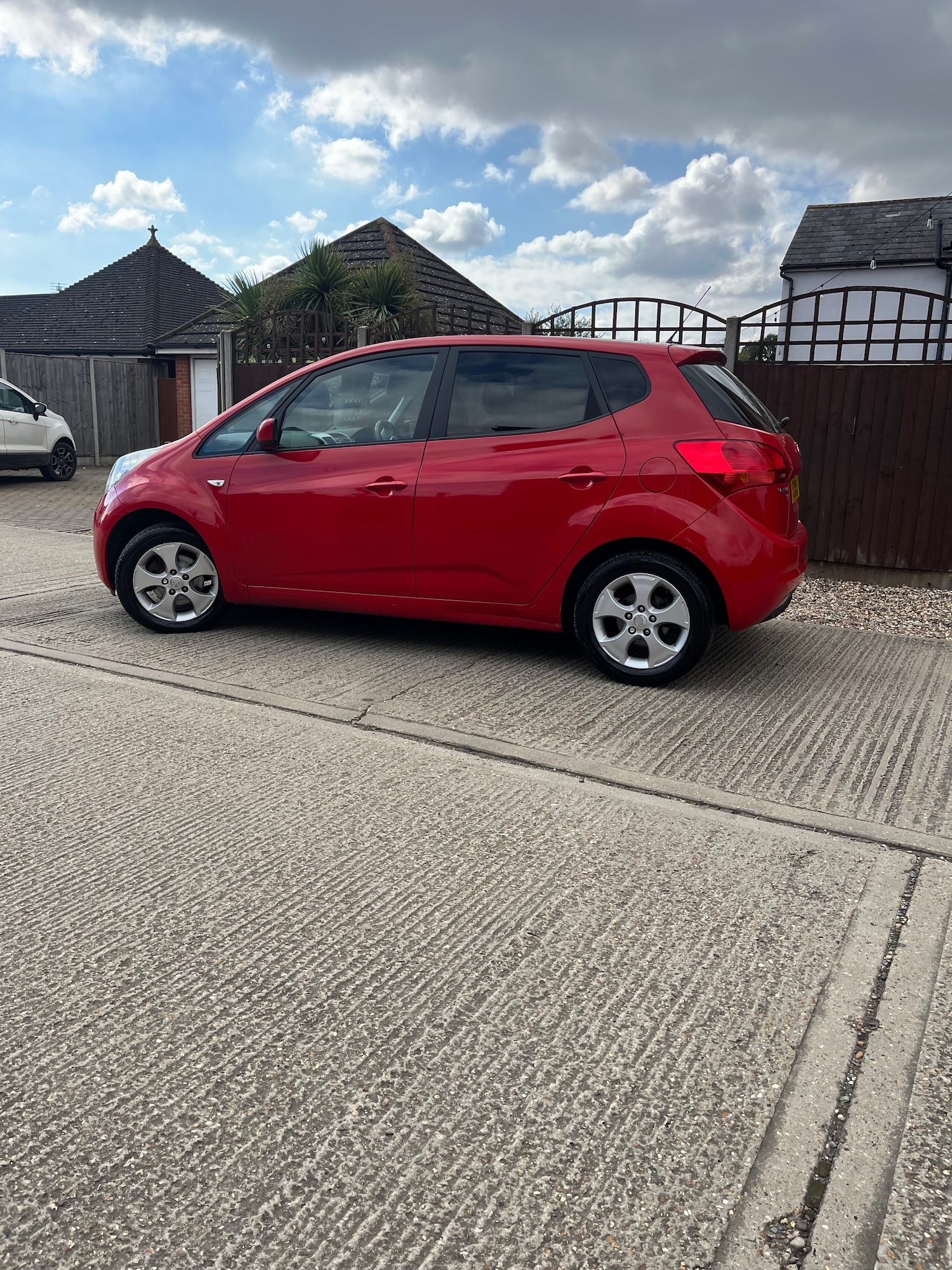 Used Kia Venga 2011 for sale - 76076773: Photo 9