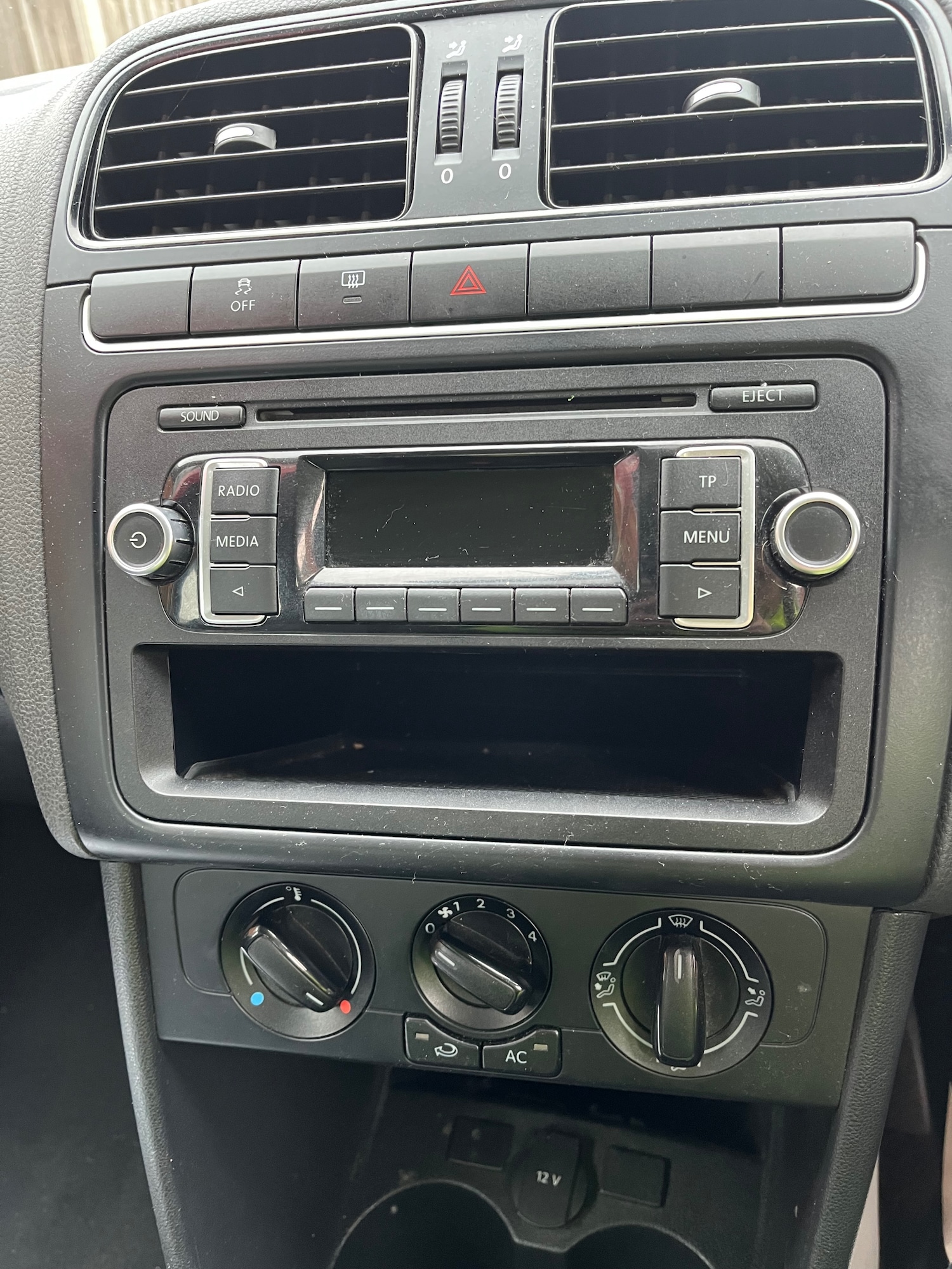 Used Volkswagen Polo 2012 for sale - 77228400: Photo 17